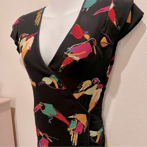 MARC JACOBS Gossip Girl Colorful Bird Print Silk Wrap V Neck Ruched Dress Sz 0 - Picture 5 of 15
